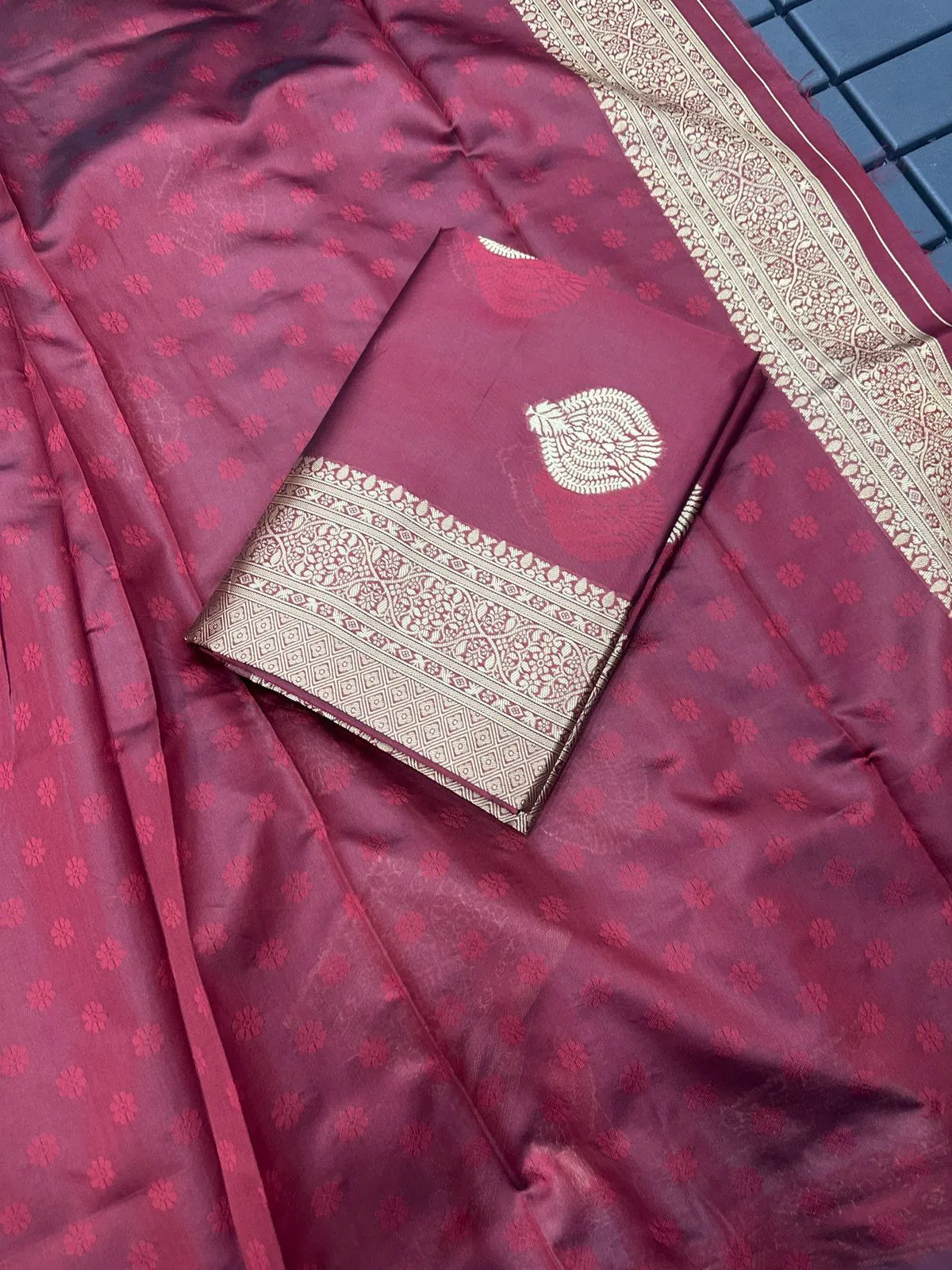 Mahi By Aab Art Silk Jacquard Border Wedding Wear Saree Orders In India